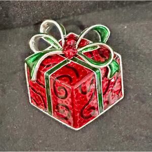 Vintage Red & Green Enamel Christmas Present Brooch / Pendant - “H” Marked CP109